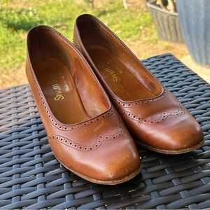 Vintage Swan Pump’s